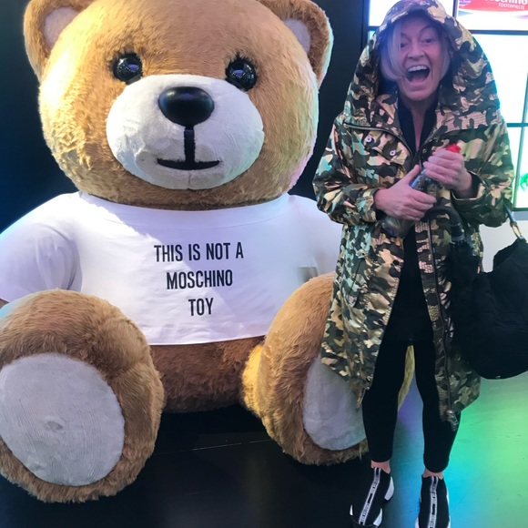 Meet your Posher, Holly - Picture 2 of 8